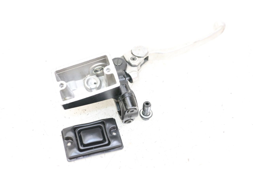 photo de MAITRE CYLINDRE AVANT YAMAHA FJR ABS 1300 (2006 - 2012) - Autre angle de vue