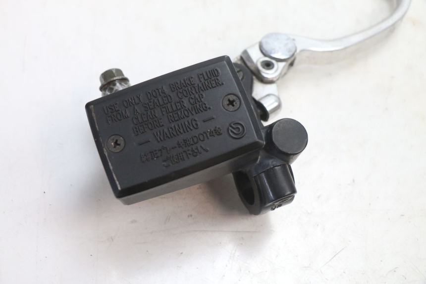photo de MAITRE CYLINDRE AVANT YAMAHA FJR 1300 (2001 - 2005) - Détail de la pièce