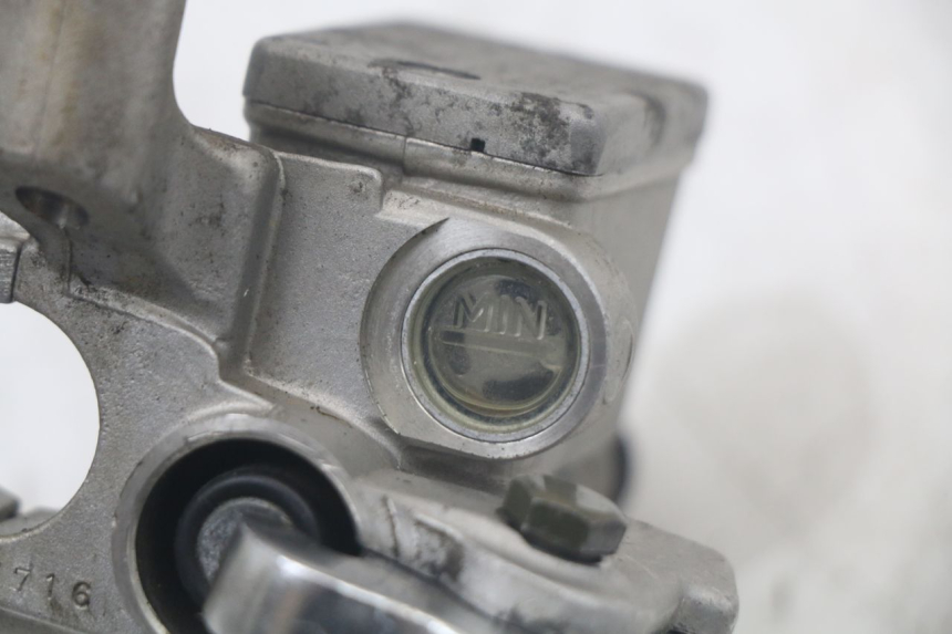 photo de MAITRE CYLINDRE AVANT MBK FLAME X 125 (2004 - 2007) - Points de fixation