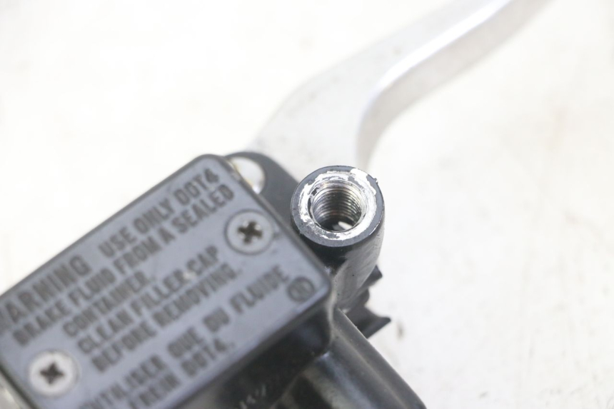 photo de MAITRE CYLINDRE AVANT HONDA FORZA ABS 300 (2013 - 2017) - Marquages et références