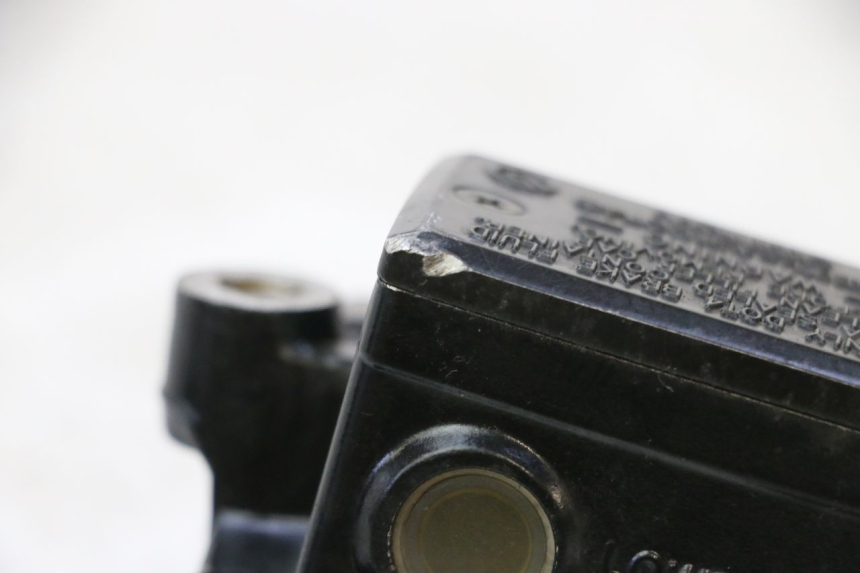 photo de MAITRE CYLINDRE AVANT YAMAHA FZ6 N FAZER 600 (2004 - 2006) - Détail de la pièce