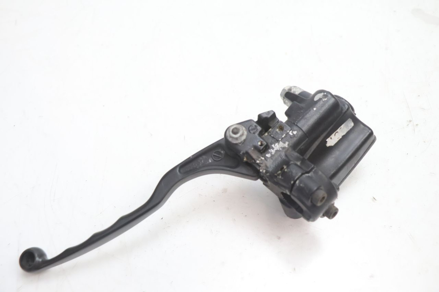 photo de MAITRE CYLINDRE AVANT KAWASAKI GPX F ZX750F 750 (1986 - 1990) - Points de fixation