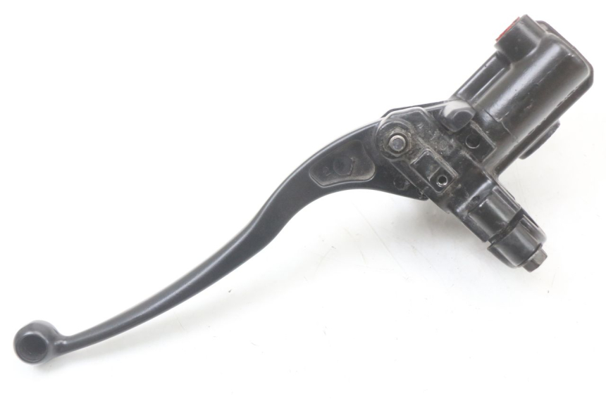 photo de MAITRE CYLINDRE AVANT HYOSUNG GTR 125 (2006 - 2008) - Gros plan technique