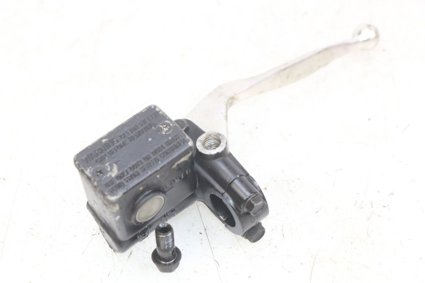 photo de MAITRE CYLINDRE AVANT SYM GTS EFI 125 (2012 - 2016) - Points de fixation