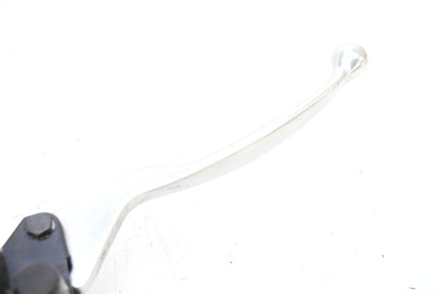 photo de MAITRE CYLINDRE AVANT SYM GTS EVO 125 (2009 - 2013) - Gros plan technique
