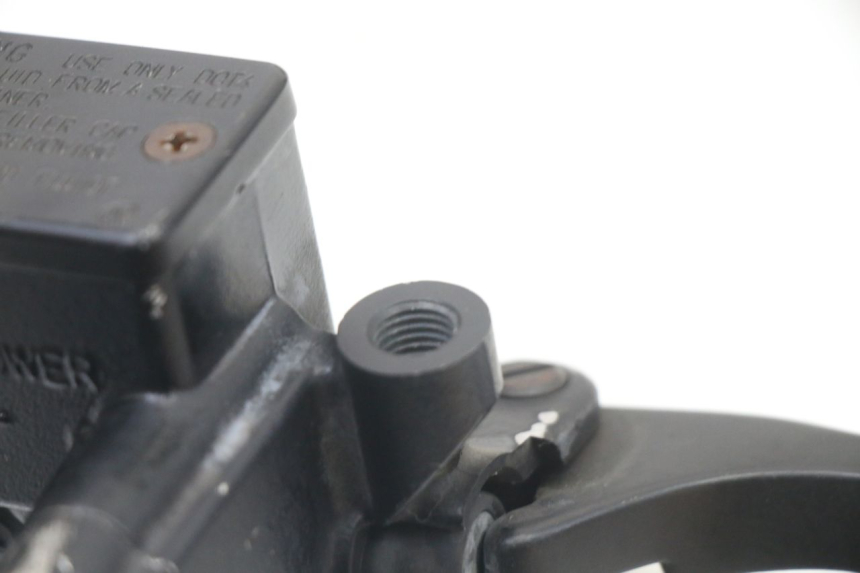 photo de MAITRE CYLINDRE AVANT HONDA FES S-WING SWING ABS 125 (2007 - 2015) - Zoom état d’usage