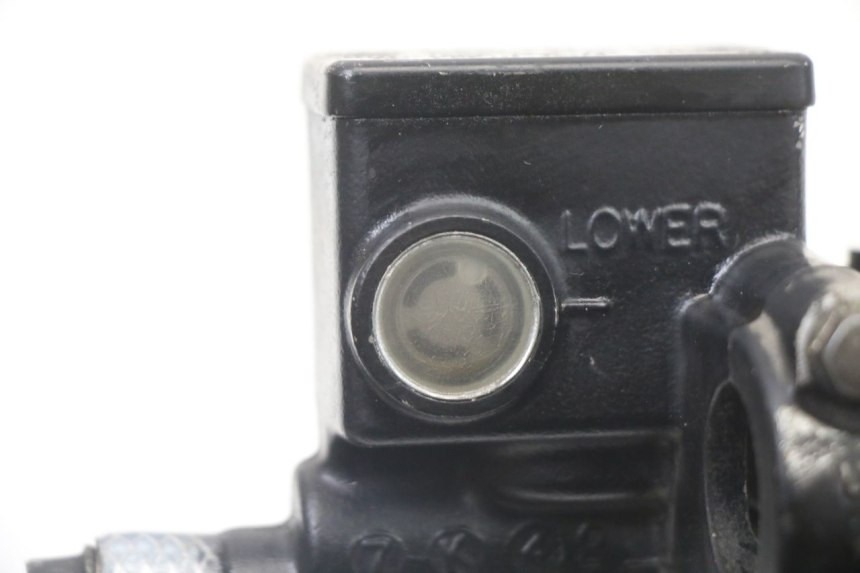 photo de MAITRE CYLINDRE AVANT HONDA FES S-WING SWING ABS 125 (2007 - 2015) - Vue d’ensemble