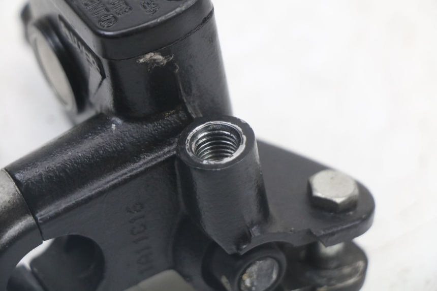 photo de MAITRE CYLINDRE AVANT HONDA PCX (JF28) 125 (2009 - 2011) - Gros plan technique