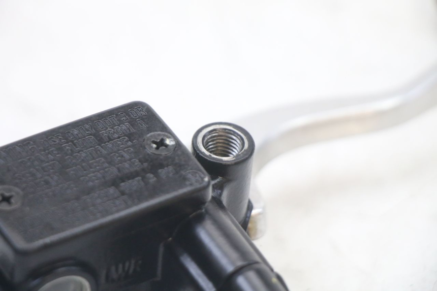 photo de MAITRE CYLINDRE AVANT HONDA PCX (JF57/JF64) 125 (2014 - 2018) - Autre angle de vue