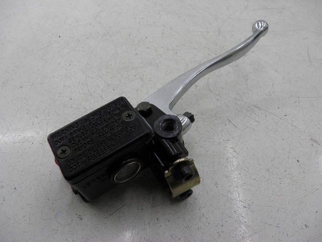 photo de MAITRE CYLINDRE AVANT JM MOTOR S-MAX 125 (2010 - 2014) - Points de fixation