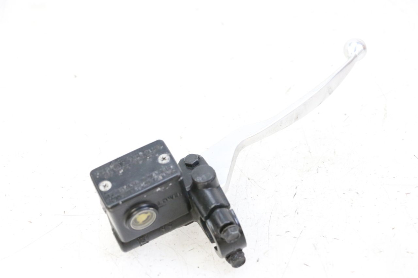 photo de MAITRE CYLINDRE AVANT SYM JOYMAX 125 (2010 - 2017) - Gros plan technique