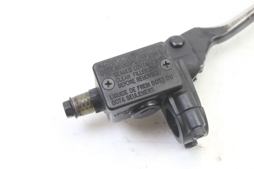 photo de MAITRE CYLINDRE AVANT PEUGEOT KISBEE 2T 50 (2018 - 2022) - Détail de la pièce