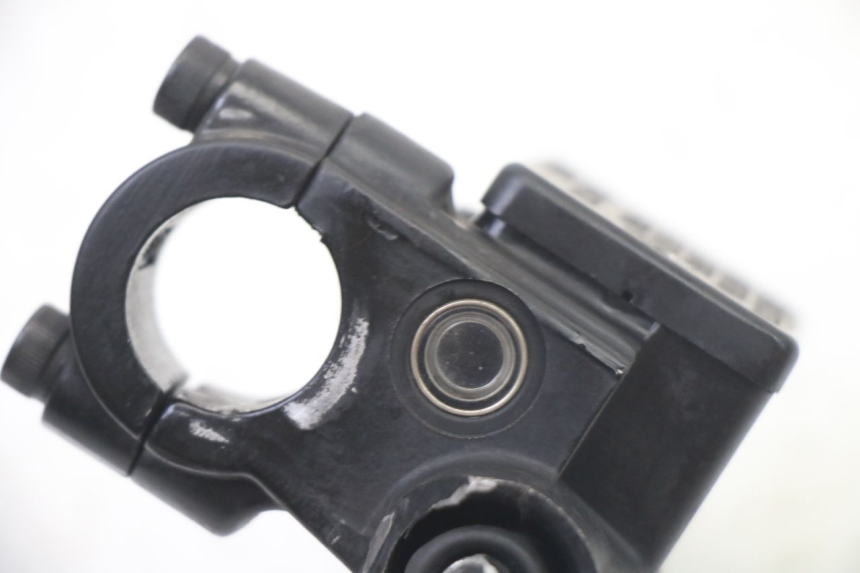 photo de MAITRE CYLINDRE AVANT PEUGEOT KISBEE 2T 50 (2018 - 2022) - Points de fixation