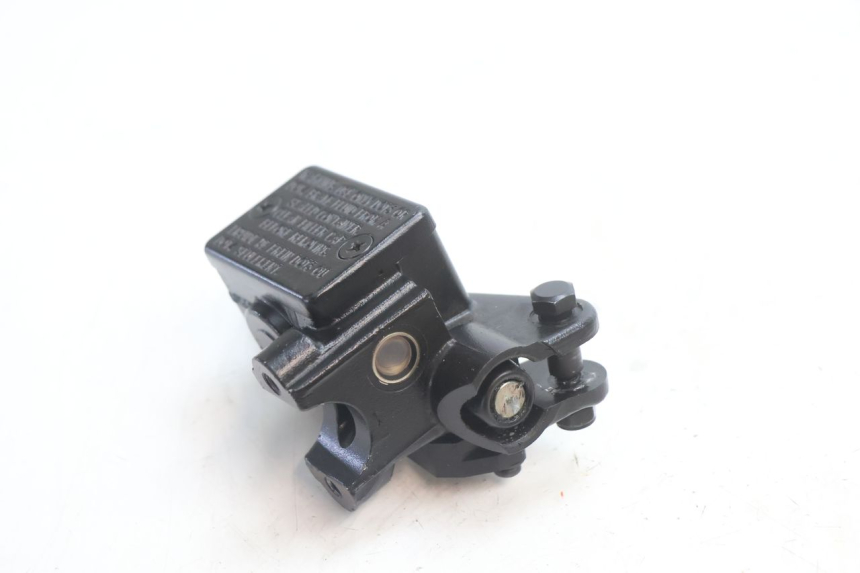 photo de MAITRE CYLINDRE AVANT PEUGEOT KISBEE 2T 50 (2018 - 2022) - Autre angle de vue