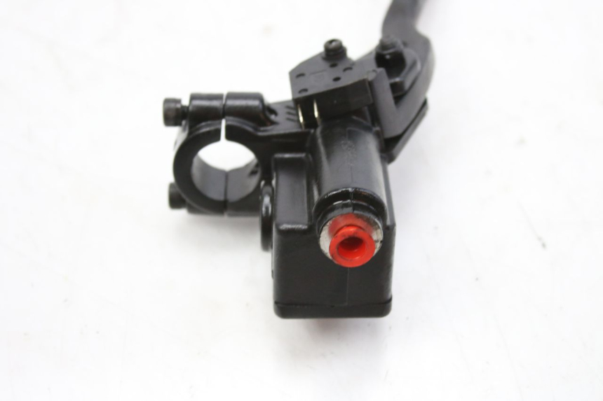 photo de MAITRE CYLINDRE AVANT PEUGEOT KISBEE 4T 50 (2018 - 2022) - Détail de la pièce