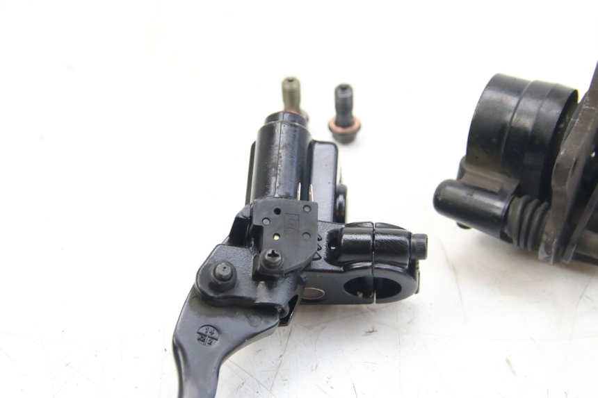 photo de MAITRE CYLINDRE AVANT PEUGEOT KISBEE 4T 50 (2018 - 2022) - Gros plan technique