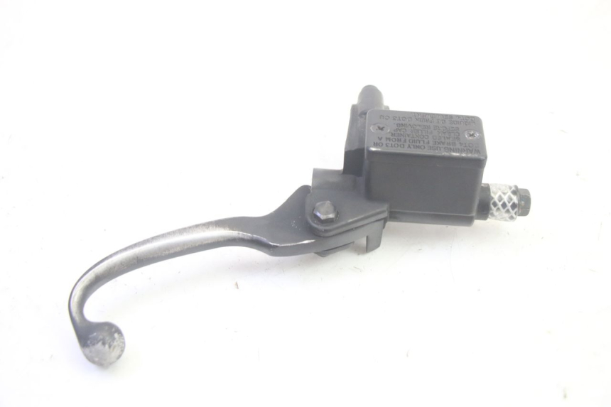 photo de MAITRE CYLINDRE AVANT PEUGEOT KISBEE 4T 50 (2018 - 2022) - Gros plan technique