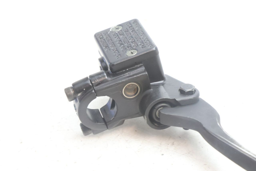 photo de MAITRE CYLINDRE AVANT PEUGEOT KISBEE 4T 50 (2010 - 2017) - Gros plan technique