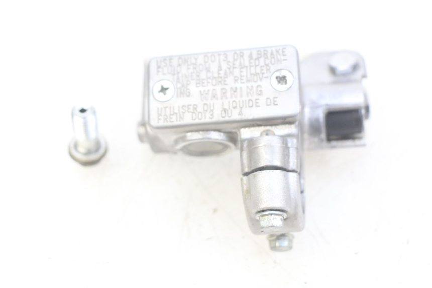 photo de MAITRE CYLINDRE AVANT KAWASAKI KX 85 (2014 - 2021) - Vue d’ensemble