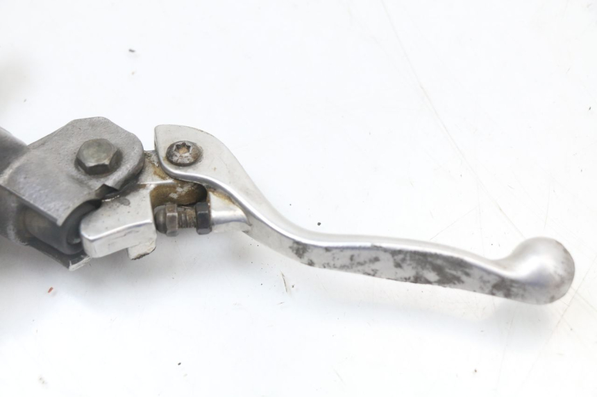 photo de MAITRE CYLINDRE AVANT KAWASAKI KX 85 (2014 - 2021) - Gros plan technique