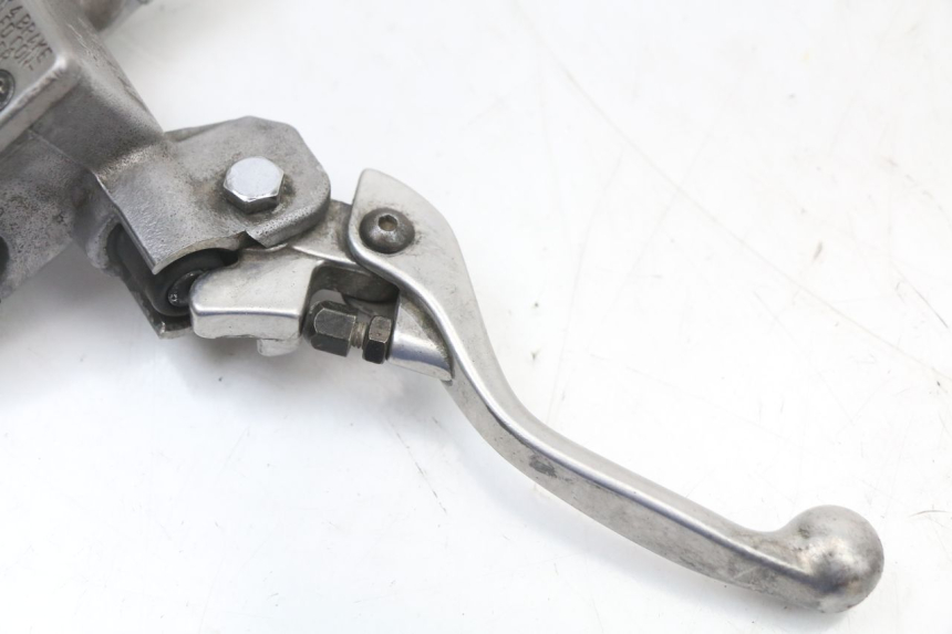 photo de MAITRE CYLINDRE AVANT KAWASAKI KX 85 (2014 - 2021) - Points de fixation