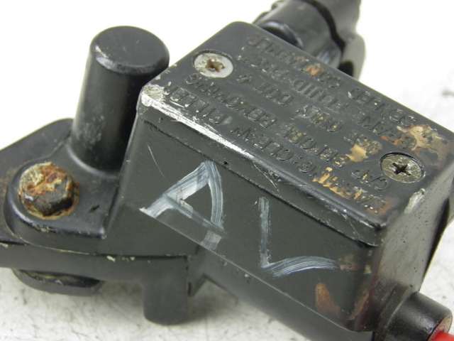 photo de MAITRE CYLINDRE AVANT KYMCO QUANNON 125 (2007 - 2014) - Détail de la pièce