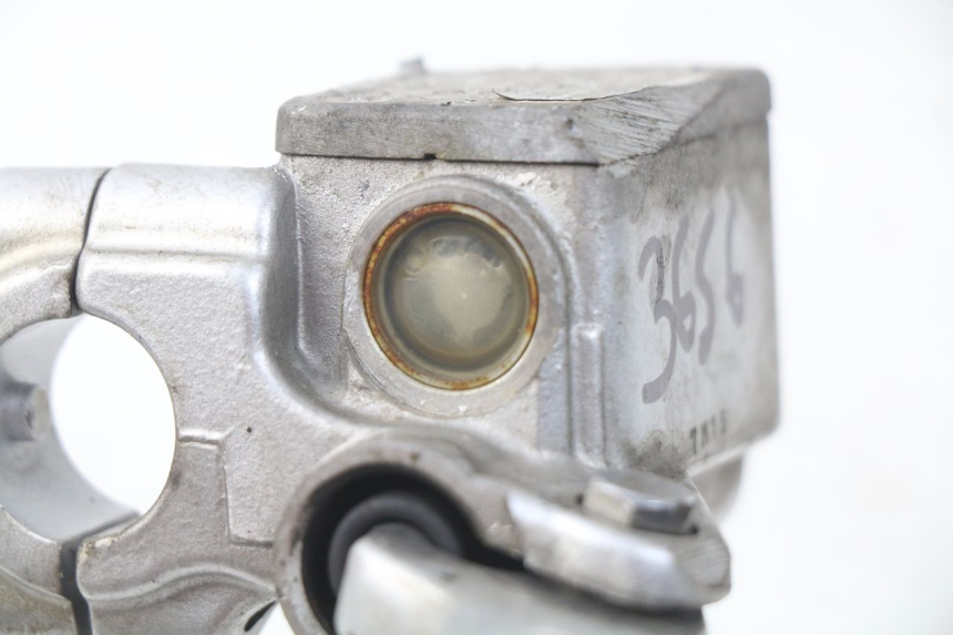 photo de MAITRE CYLINDRE AVANT SYM MIO 100 (2006 - 2017) - Autre angle de vue