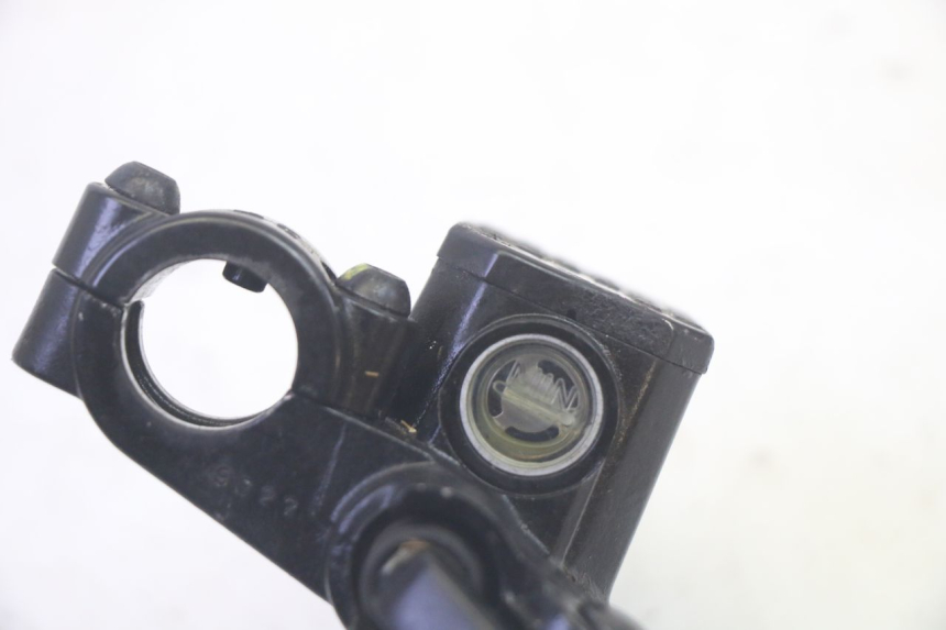 photo de MAITRE CYLINDRE AVANT PIAGGIO MP3 HPE 350 (2018 - 2020) - Gros plan technique