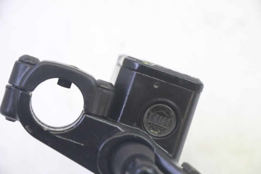 photo de MAITRE CYLINDRE AVANT PIAGGIO MP3 LT 400 (2007 - 2012) - Gros plan technique