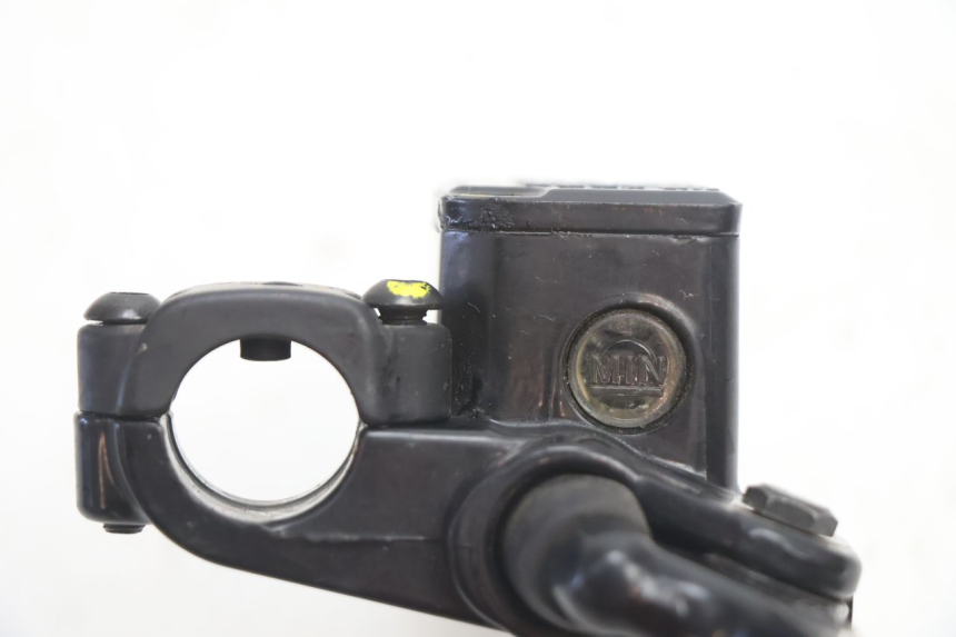 photo de MAITRE CYLINDRE AVANT PIAGGIO MP3 LT 400 (2007 - 2012) - Gros plan technique