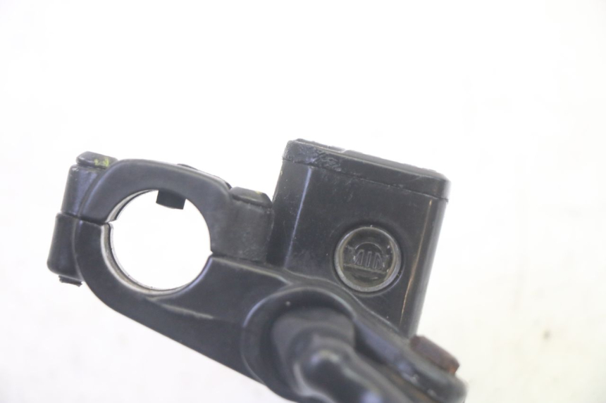 photo de MAITRE CYLINDRE AVANT PIAGGIO MP3 RL 250 (2006 - 2010) - Gros plan technique