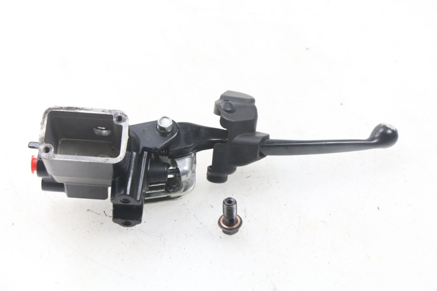 photo de MAITRE CYLINDRE AVANT MBK MW TRYPTIK 125 (2017 - 2022) - Gros plan technique