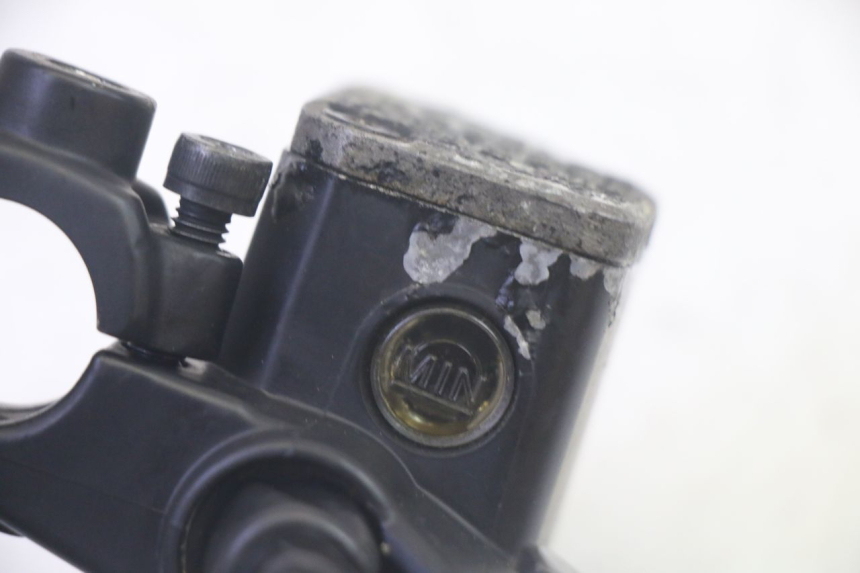 photo de MAITRE CYLINDRE AVANT YAMAHA NEOS NEO'S 4T 50 (2008 - 2016) - Points de fixation