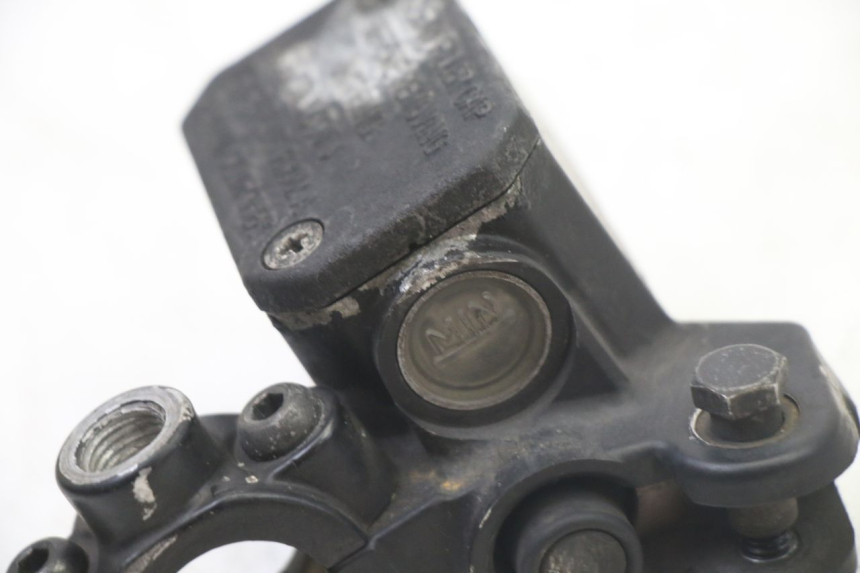 photo de MAITRE CYLINDRE AVANT GILERA NEXUS 125 (2009 - 2013) - Gros plan technique