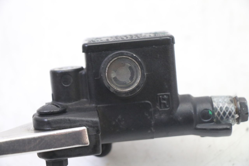 photo de MAITRE CYLINDRE AVANT PIAGGIO NRG POWER PUREJET 50 (2018 - 2021) - Points de fixation