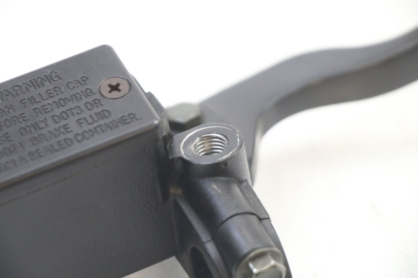 photo de MAITRE CYLINDRE AVANT PEUGEOT CITYSTAR 125 (2011 - 2017) - Autre angle de vue