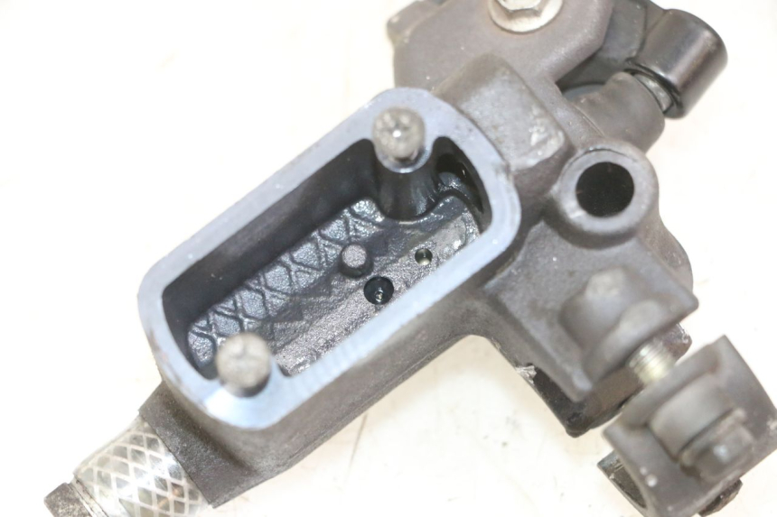 photo de MAITRE CYLINDRE AVANT PEUGEOT ELYSTAR 50 (2002 - 2014) - Vue d’ensemble