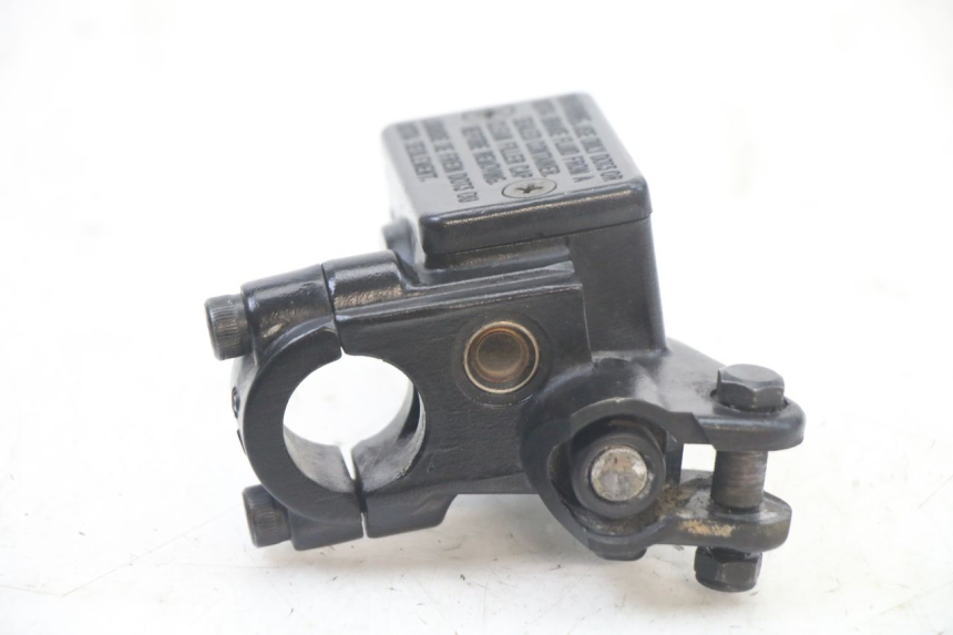 photo de MAITRE CYLINDRE AVANT PEUGEOT KISBEE 4T 50 (2018 - 2022) - Gros plan technique