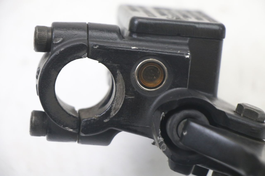 photo de MAITRE CYLINDRE AVANT PEUGEOT KISBEE 4T 50 (2018 - 2022) - Gros plan technique