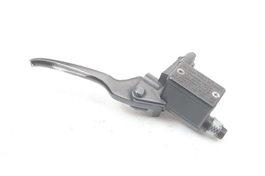 photo de MAITRE CYLINDRE AVANT PEUGEOT STREETZONE 4T 50 (2018 - 2023) - Gros plan technique