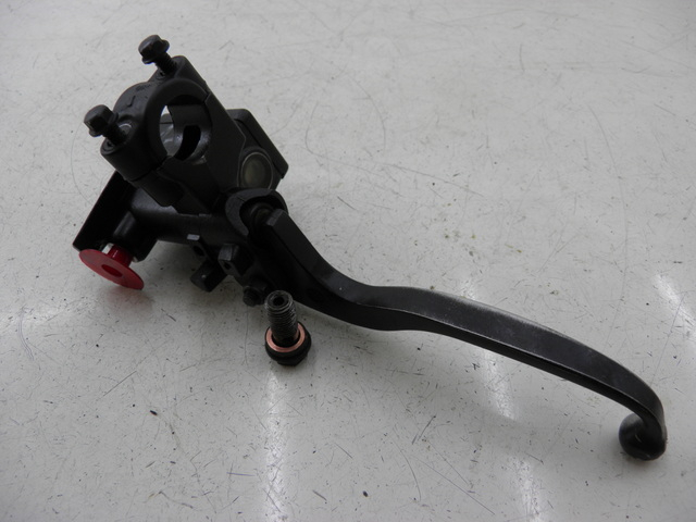 photo de MAITRE CYLINDRE AVANT PEUGEOT V-CLIC VCLIC 50 (2007 - 2013) - Détail de la pièce