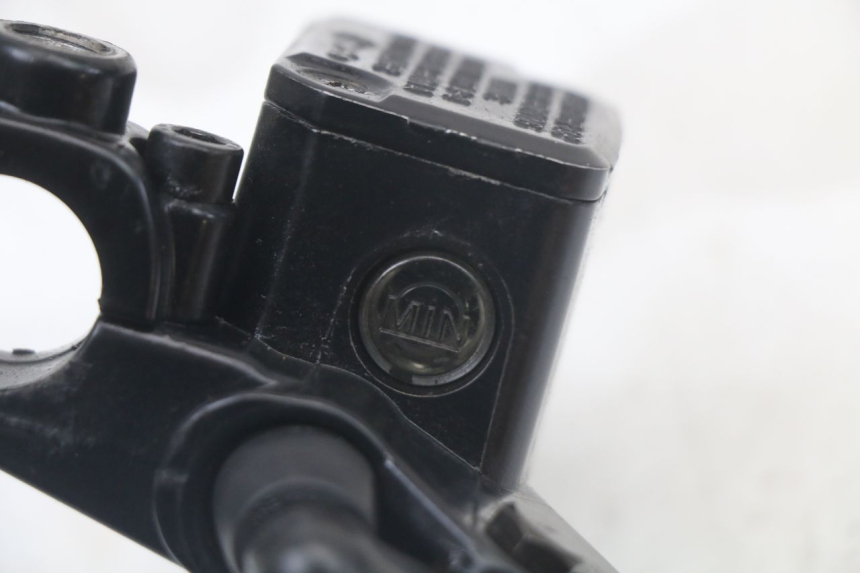 photo de MAITRE CYLINDRE AVANT PIAGGIO BEVERLY 125 (1998 - 2005) - Vue d’ensemble