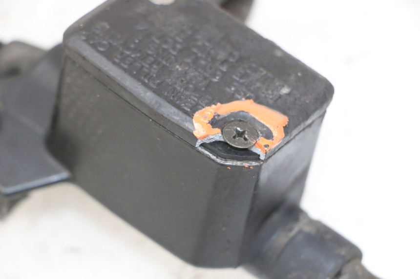 photo de MAITRE CYLINDRE AVANT PIAGGIO MP3 125 (2006 - 2014) - Vue d’ensemble