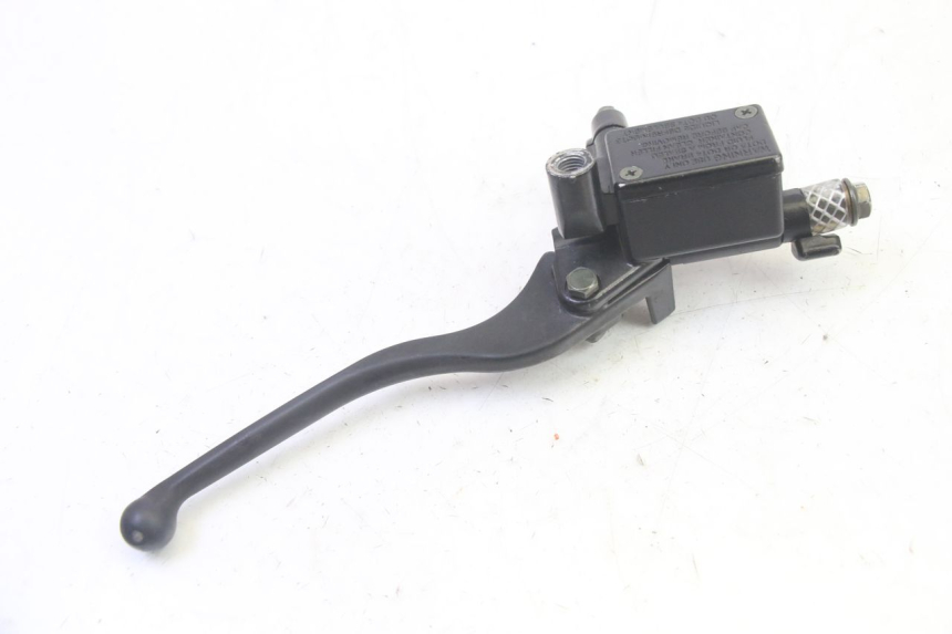 photo de MAITRE CYLINDRE AVANT EFUN PUSA 1 - Gros plan technique