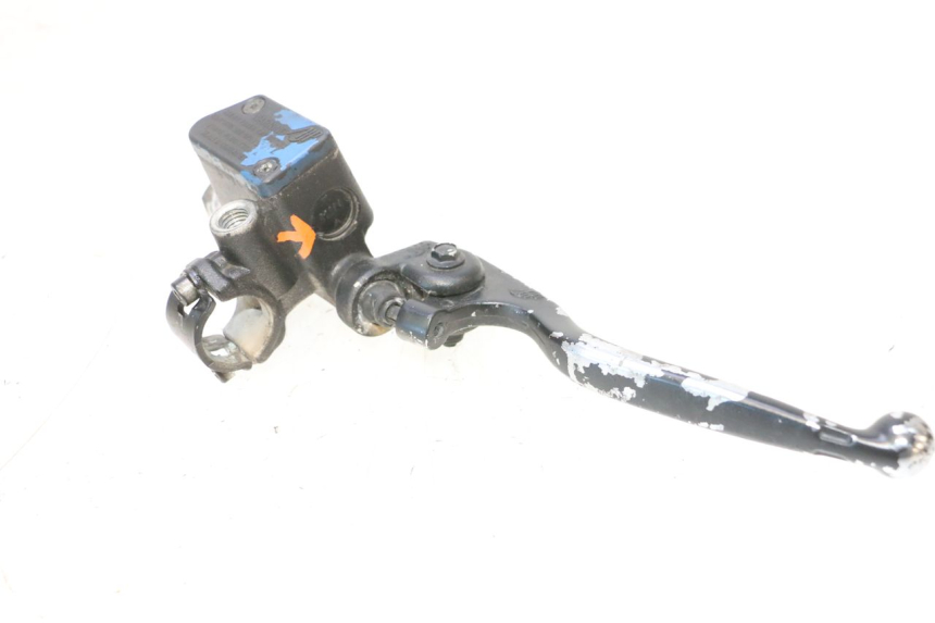 photo de MAITRE CYLINDRE AVANT PEUGEOT SATELIS COMPRESSOR K15 125 (2006 - 2009) - Gros plan technique