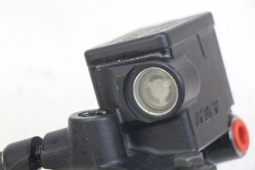 photo de MAITRE CYLINDRE AVANT PEUGEOT SATELIS 125 (2010 - 2012) - Détail de la pièce