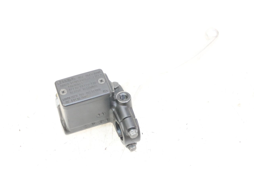 photo de MAITRE CYLINDRE AVANT PEUGEOT SATELIS 125 (2013 - 2018) - Points de fixation