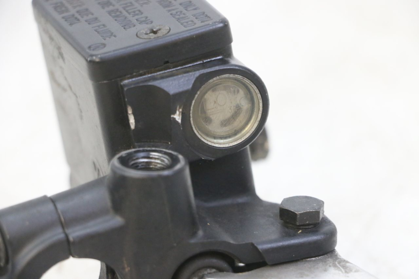 photo de MAITRE CYLINDRE AVANT PEUGEOT SATELIS 125 (2013 - 2018) - Vue d’ensemble