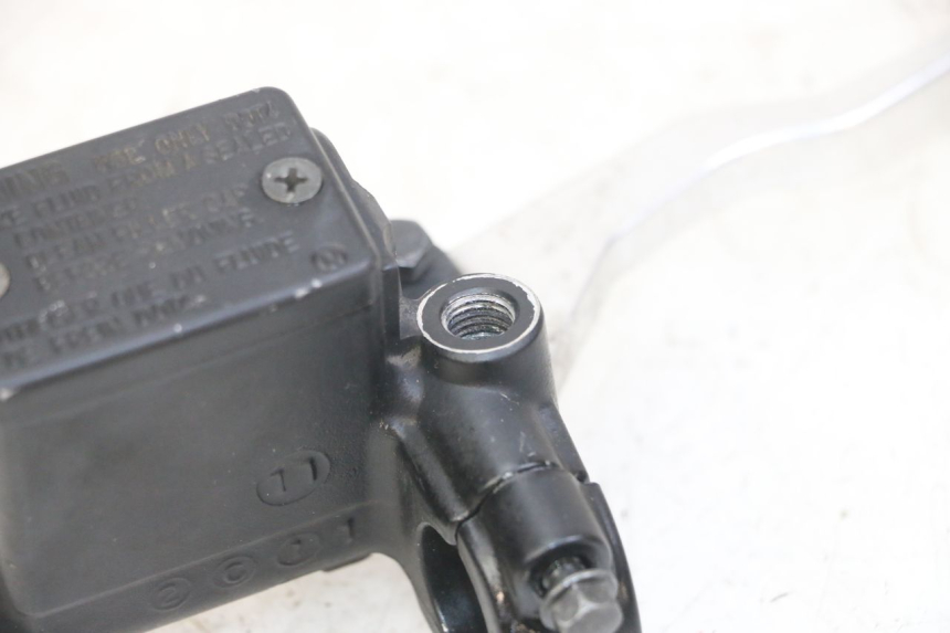 photo de MAITRE CYLINDRE AVANT PEUGEOT SATELIS 125 (2013 - 2018) - État de surface