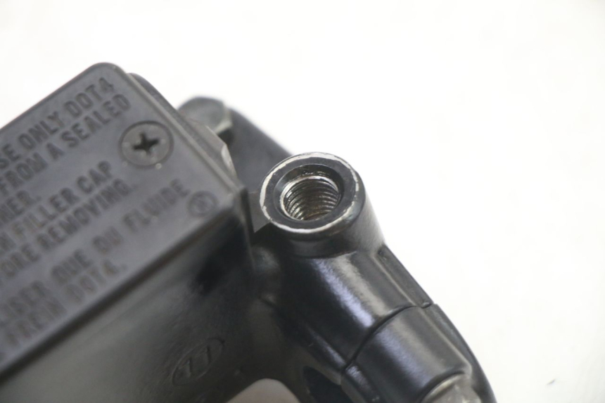 photo de MAITRE CYLINDRE AVANT PEUGEOT SATELIS 125 (2013 - 2018) - Zoom état d’usage